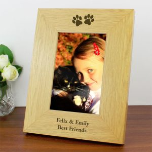 Personalised Oak Finish 6x4 Inch Paw Prints Pet Photo Frame