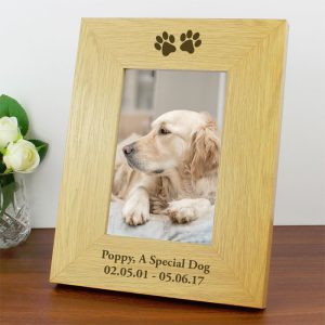 Personalised Oak Finish 6x4 Inch Paw Prints Pet Photo Frame